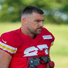 Chiefs coach Andy Reid responds to Travis Kelce ‘dad body’ worries