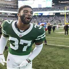 Jets’ Qwan’tez Stiggers leaves practice in ambulance in scary scene