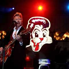 The Stray Cats Pounce on ‘Rock This Town’ For Late-Night TV Return: Watch