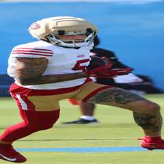 49ers’ Mike Evans goes viral for bizarre fashion statement during scrimmage against Chargers