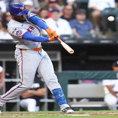 Mets’ Luis Robert Jr. belts two homers in win over his ex-team