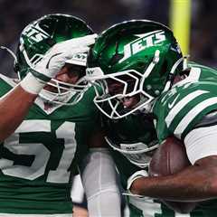 Jets’ Qwan’tez Stiggers has hand in pair of turnovers on rollercoaster night