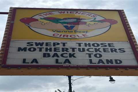 Chicago restaurant trolls Dodgers, Kyle Tucker after Cubs sweep LA