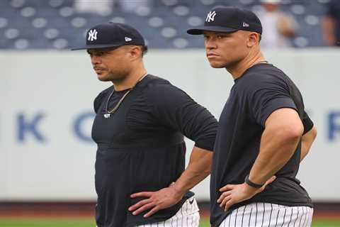 Aaron Boone hints at Giancarlo Stanton progress in ambiguous Yankees sign