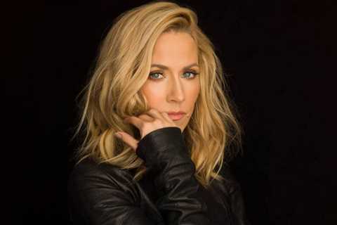Sheryl Crow Previews New Album With ‘Freedom Bus,’ A Song Inspired By Veterans, Free Speech & ..