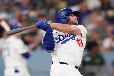Max Muncy becomes Dodger Stadium home run king in loss to Brewers