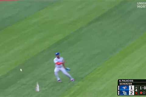 Max Scherzer loses it after Blue Jays outfielder inexplicably misplays fly ball in game-changing..
