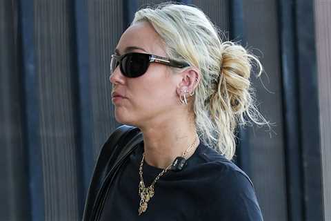 Miley Cyrus Looking Solemn After Dolly Parton's Death