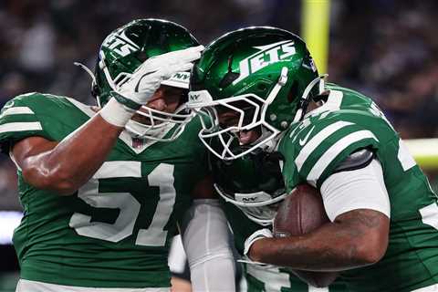 Jets’ Qwan’tez Stiggers has hand in pair of turnovers on rollercoaster night
