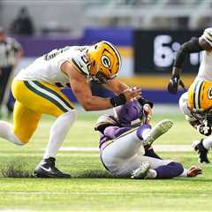 Kyler Murray exits Vikings debut with concussion after scary hit to head