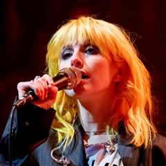Hayley Williams Debuts Easy-to-Recreate Tour Hair as The Hayley Williams Show Kicks Off