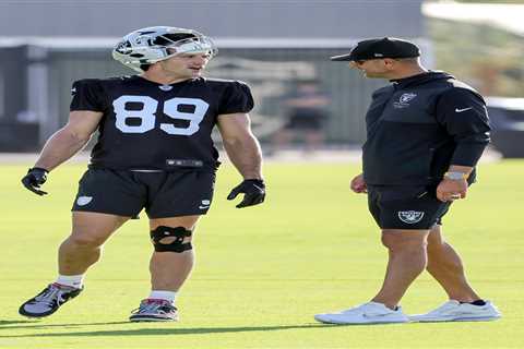 Klint Kubiak’s latest answers only deepen Raiders injury mystery