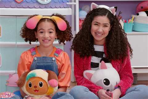 ‘Gabby’s Dollhouse’ Welcomes Doozie to the ‘Meow-Meow Bow-Wow Family’: Watch Her First Duet With..