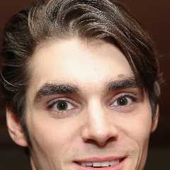 'Breaking Bad' Star RJ Mitte Dead at 34