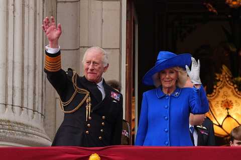 Buckingham Palace Recruits Correspondence Officer to Handle Royal Mail