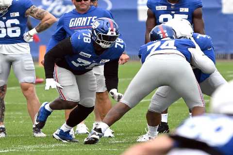 Injury isn’t stopping Andrew Thomas from ‘doing everything he possibly can’ to be a Giants leader